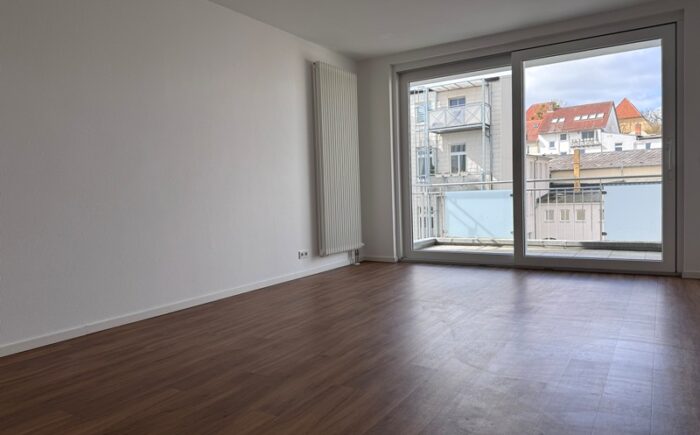 Zimmer mit Balkonzugang