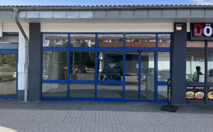 Schaufensterfront - bearbeitet