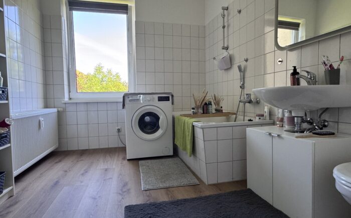 Wannenbad mit Fenster