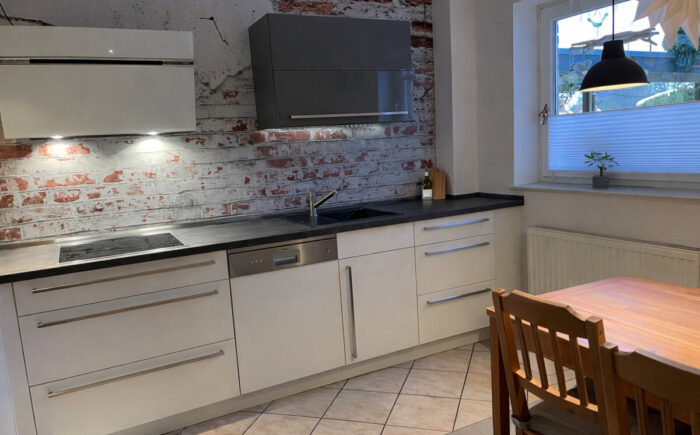 Küche mit Einbauküche